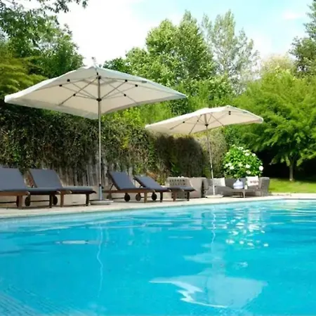 別荘 Impeccable 4-bed House In