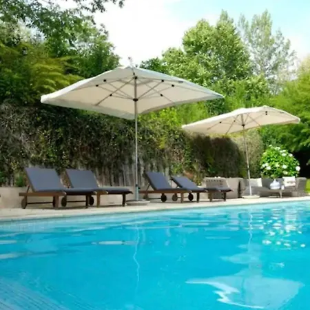 Impeccable 4-bed House In