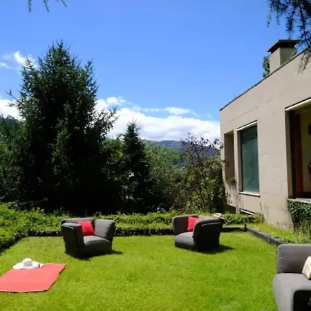 Impeccable 4-bed House In 別荘